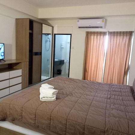 Komol Residence Бангкок Экстерьер фото