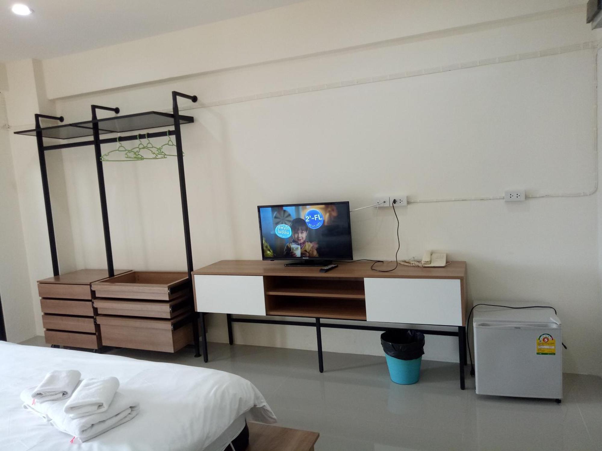 Komol Residence Бангкок Экстерьер фото