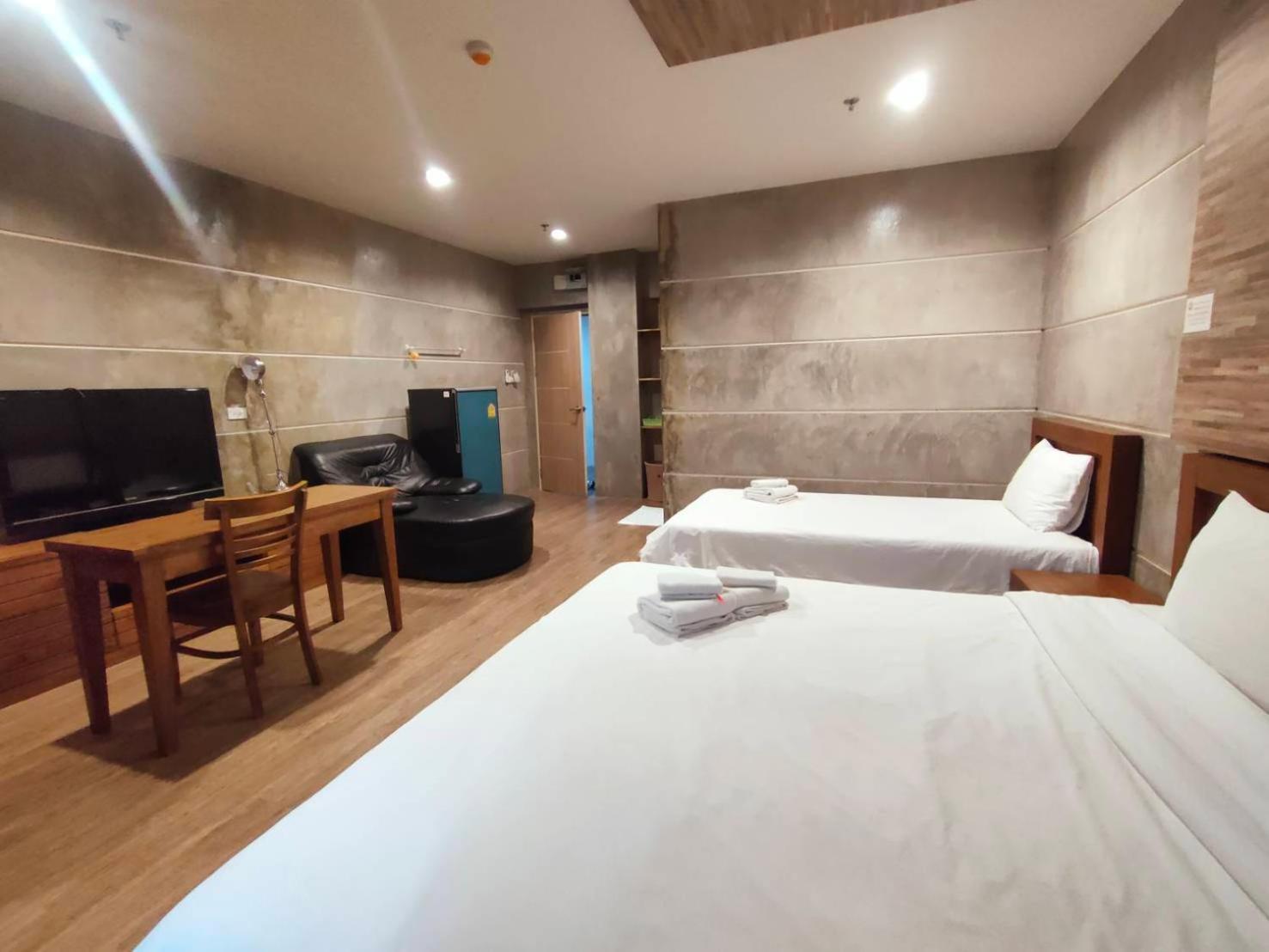 Komol Residence Бангкок Экстерьер фото
