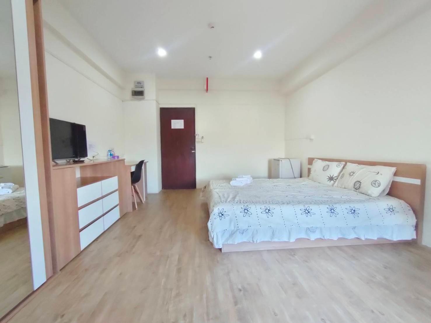 Komol Residence Бангкок Экстерьер фото